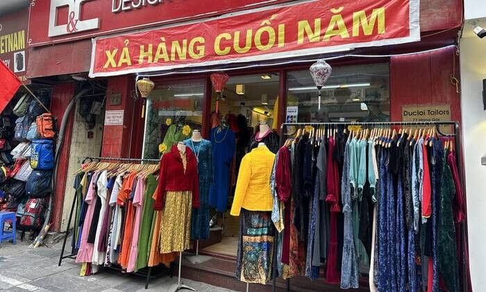 Chọn thời điểm nhập hàng cho shop quần áo