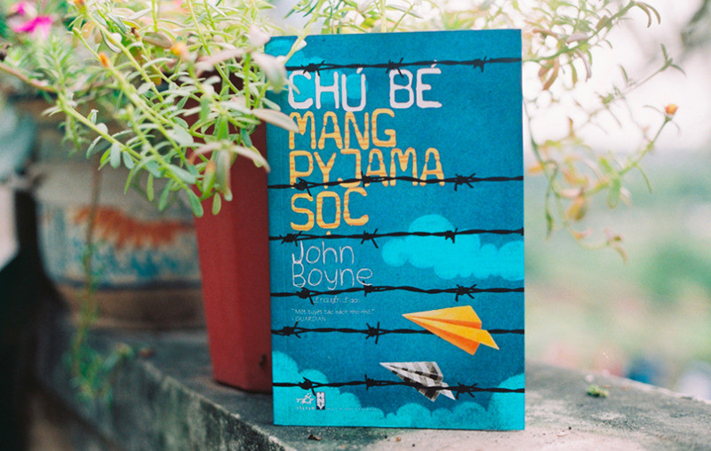 Chú Bé Mang Pyjama Sọc - John Boyne