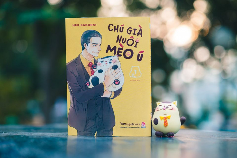 Chú già nuôi mèo ú