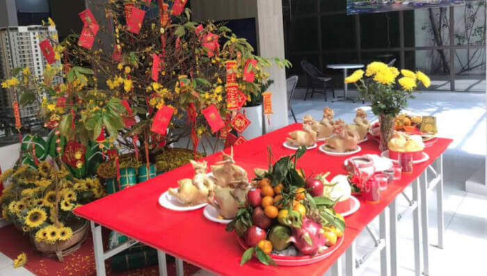 Chuẩn bị mâm cơm cúng đầy đủ