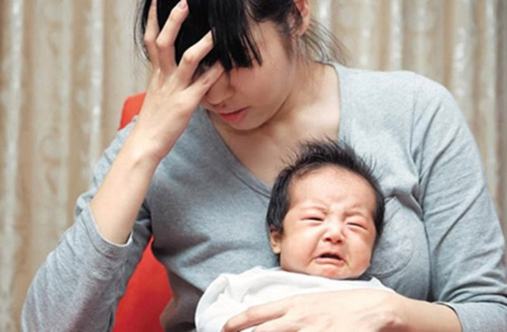 Chuẩn bị tốt tinh thần để hạn chế căng thẳng khi ở cữ.