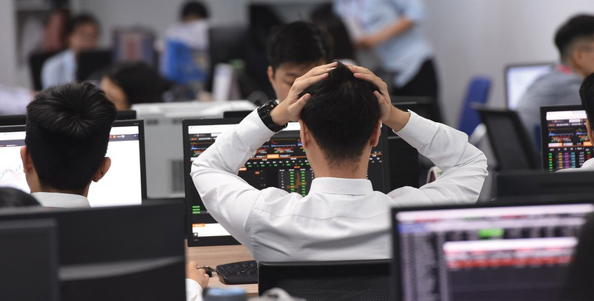 Có nên đầu tư vào sàn chứng khoán?