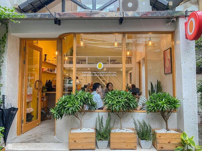 Có nên sang quán cafe không?