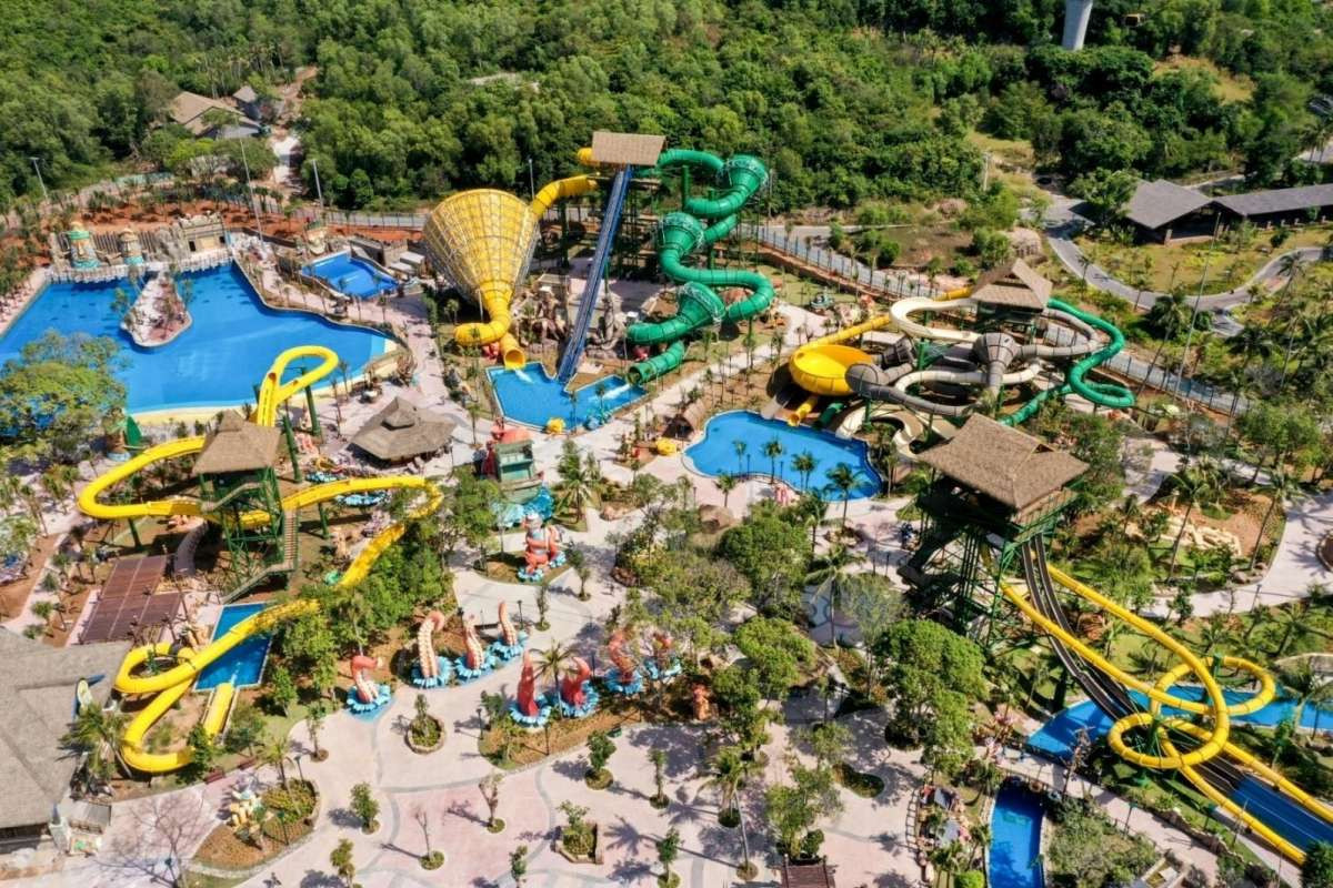 Công viên nước Aquatopia tại Sun World Hòn Thơm