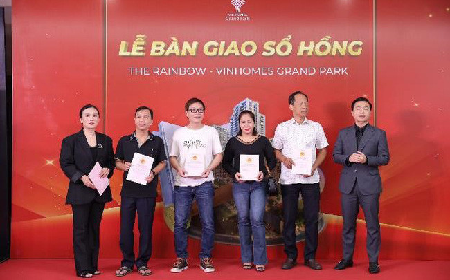 Phân khu The Rainbow – Vinhomes Grand Park chính thức bàn giao hơn 1.000 sổ hồng