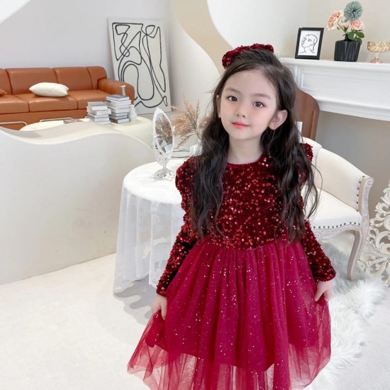Đầm đỏ cho bé gái