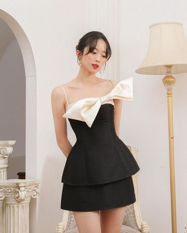 Đầm peplum giúp nàng che giấu khuyết điểm và tôn dáng một cách tinh tế.