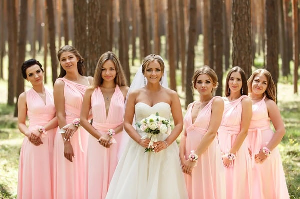 Đầm phụ dâu hiện đại tại L.U.V Bridal