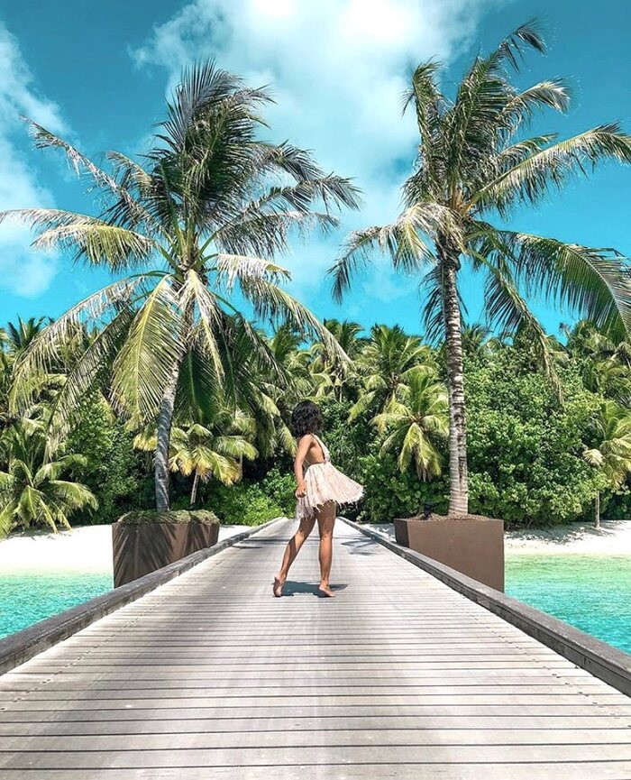 Dạo bộ trên cây cầu gỗ