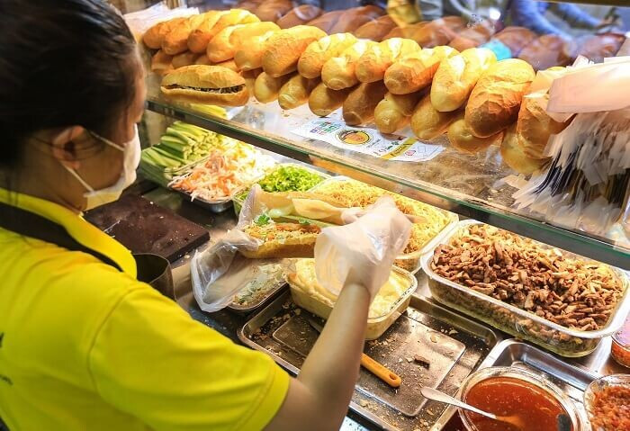 Đào tạo nhân viên kinh doanh bánh mì Cô Ba Sài Gòn
