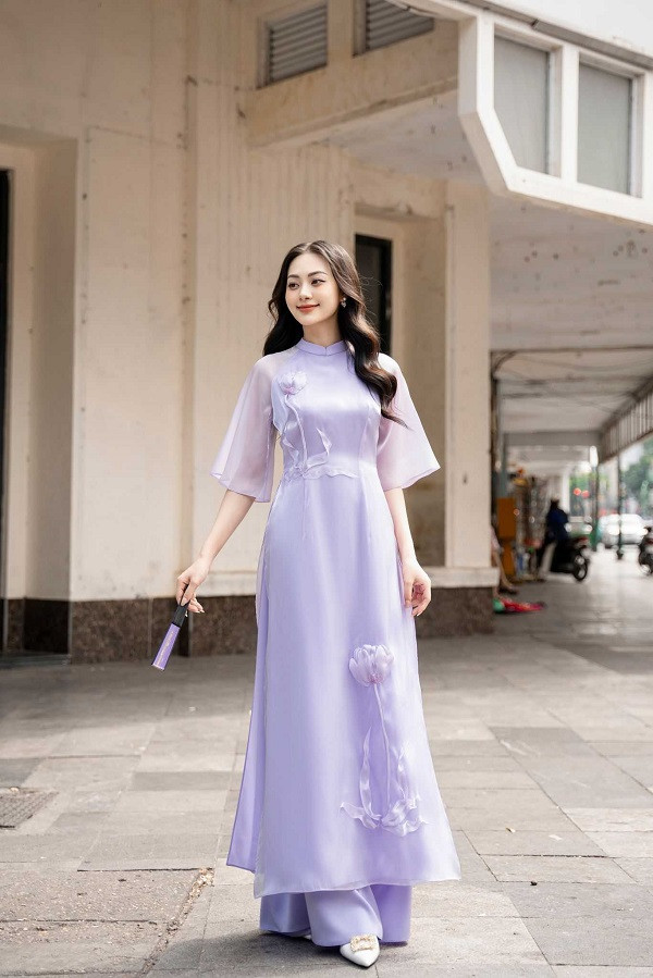 Diện áo dài duyên dáng khi đi đám cưới 