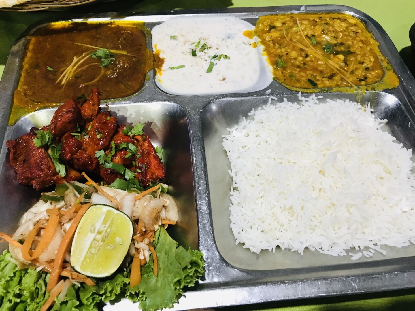 Đồ ăn tại nhà hàng Ganesh