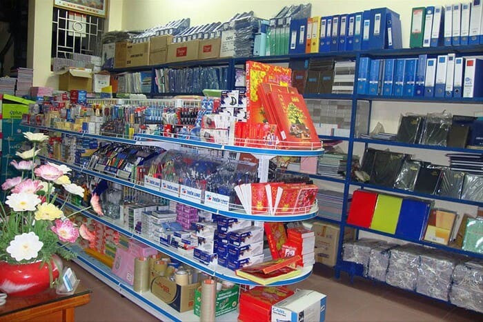 Đồ văn phòng phẩm phù hợp với các hàng tạp hóa gần trường học
