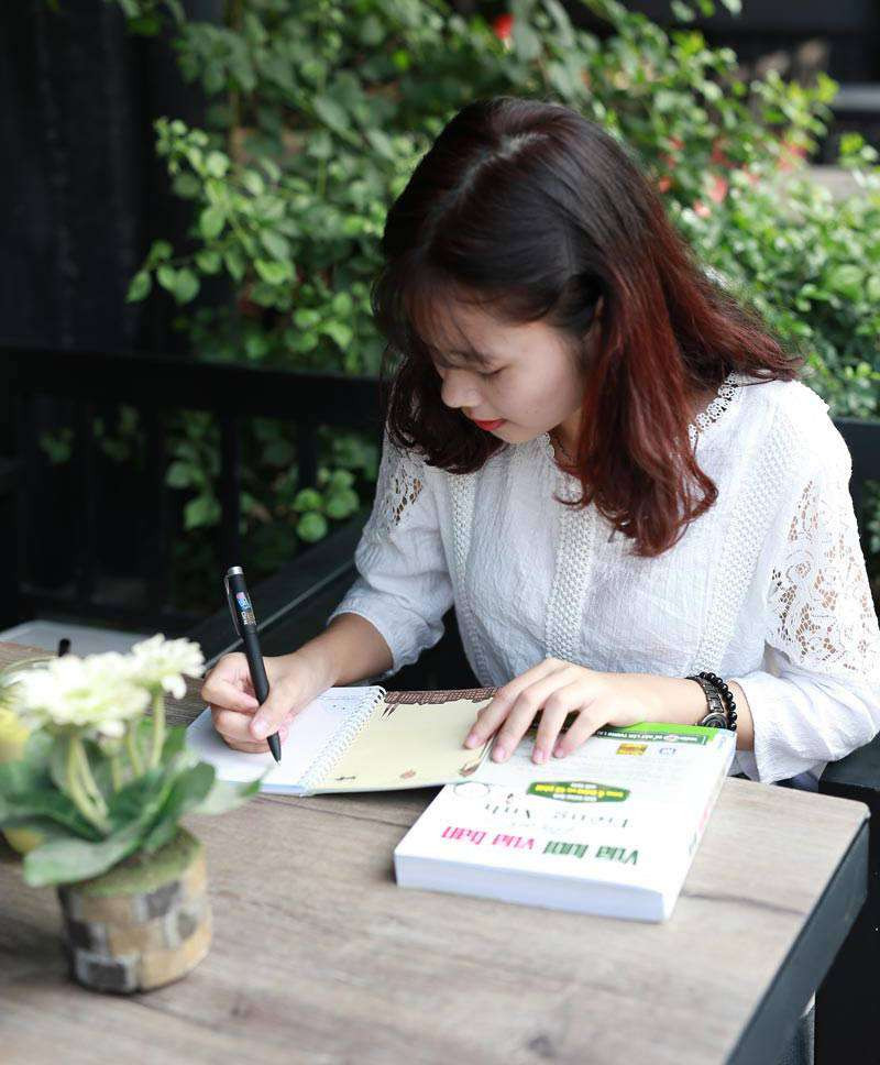 Cách Học Tiếng Anh Giao Tiếp Hiệu Quả: Làm Thế Nào Để Kết Hợp Giữa Công Việc Và Việc Học?