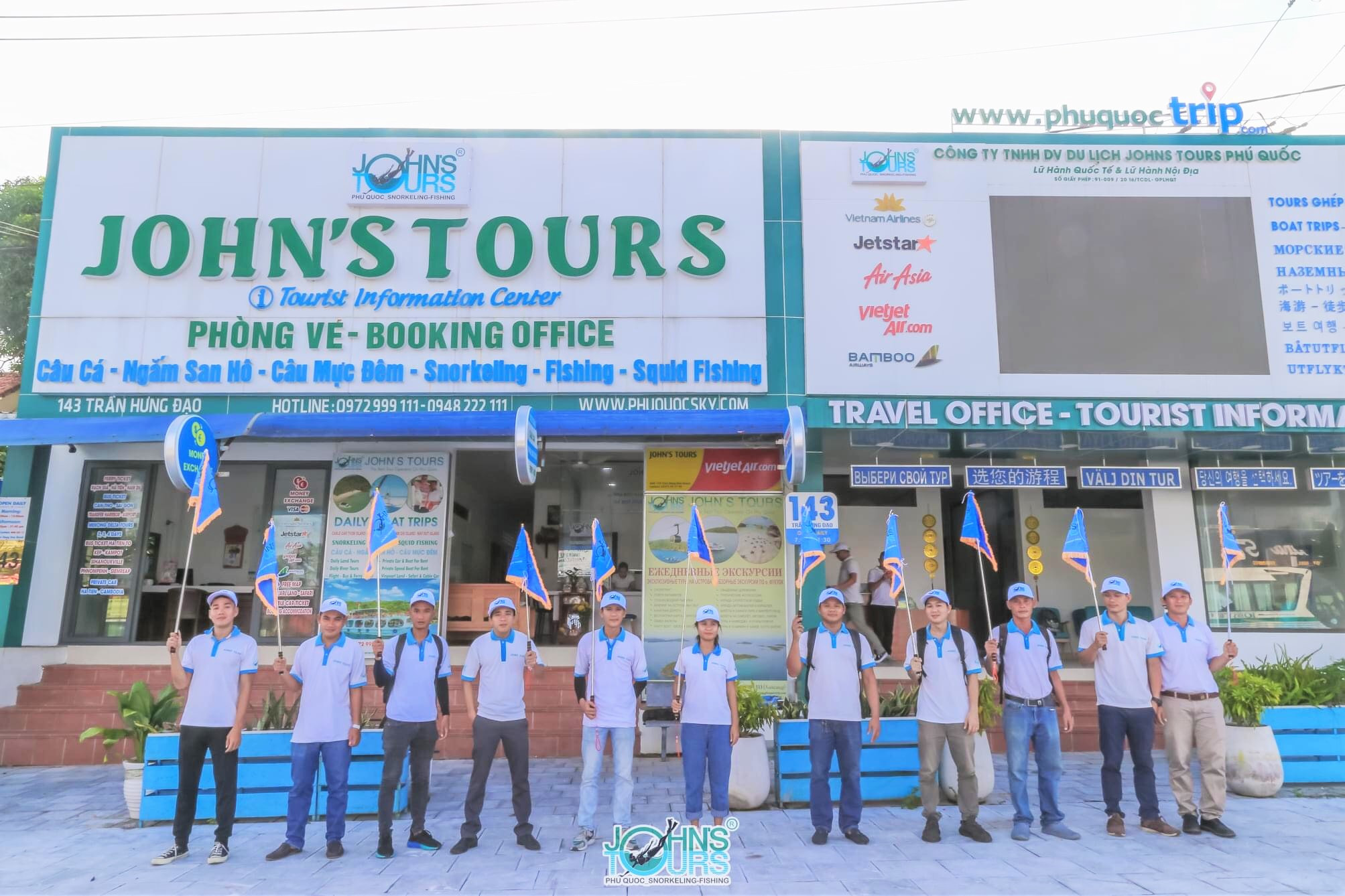 Đội hướng dẫn viên John’s Tours Phú Quốc