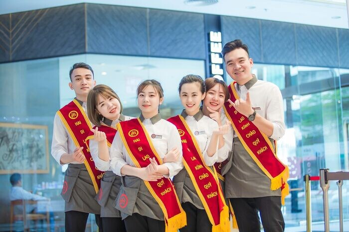 Đồng phục nhân viên phục vụ nhà hàng Haidilao