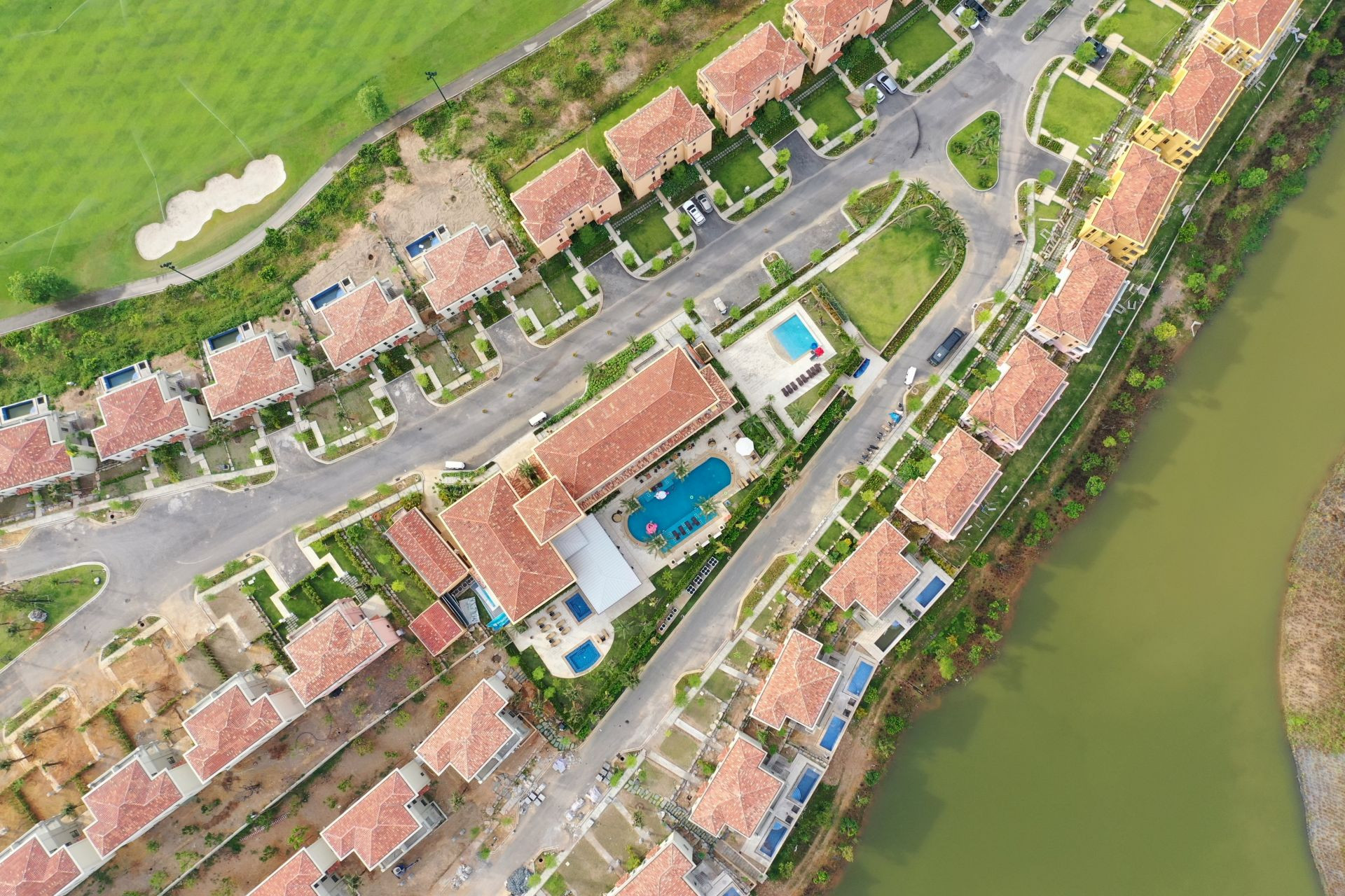 Dự án biệt thự sân golf Sky Lake
