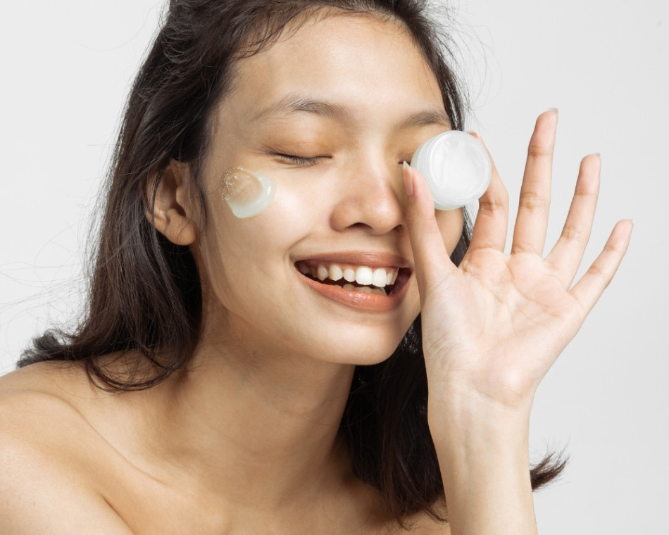 Dưỡng ẩm đầy đủ cho da