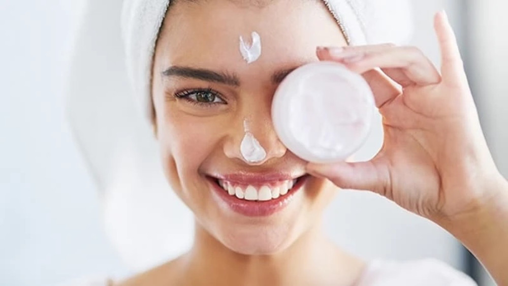 Dưỡng ẩm để giúp da mịn màng và không bị khô