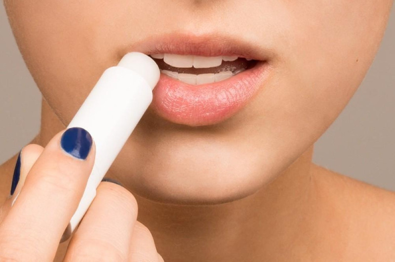 Dưỡng ẩm giúp làn da trở nên căng mướt và đầy đặn hơn.