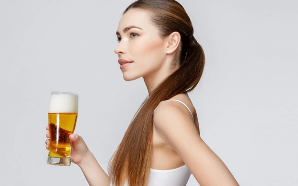 Dưỡng tóc suôn mềm với bia tươi