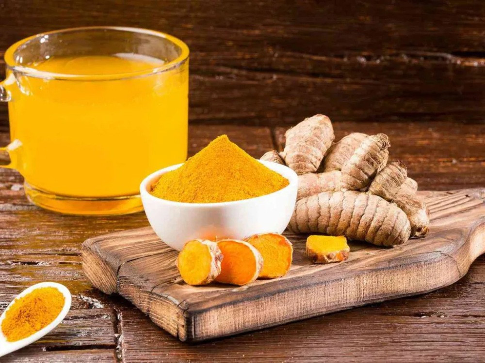 Dưỡng trắng da khi ở cữ với nghệ tươi đơn giản và hiệu quả tại nhà.
