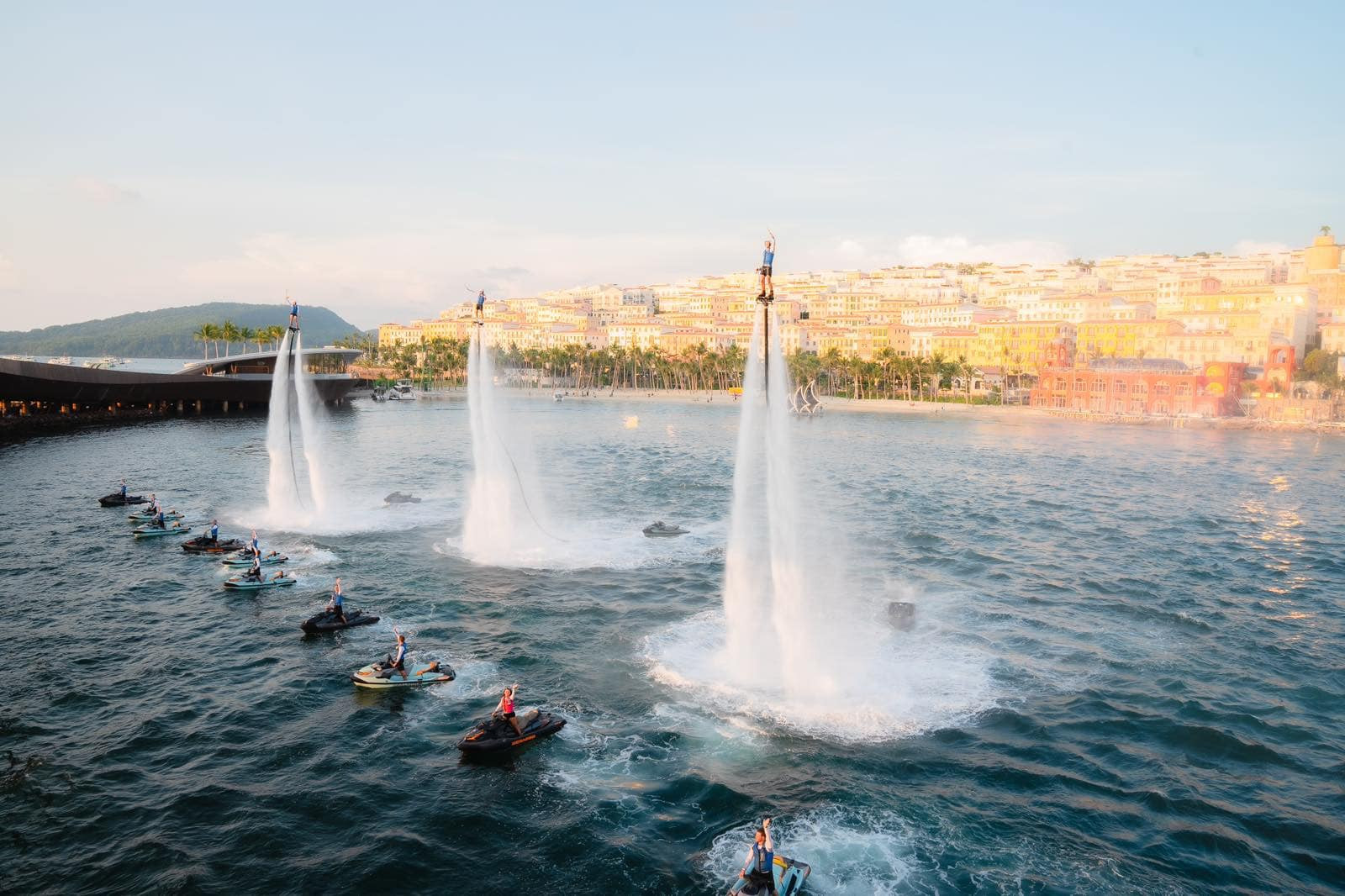 Flyboard bay trên độ cao 15 mét