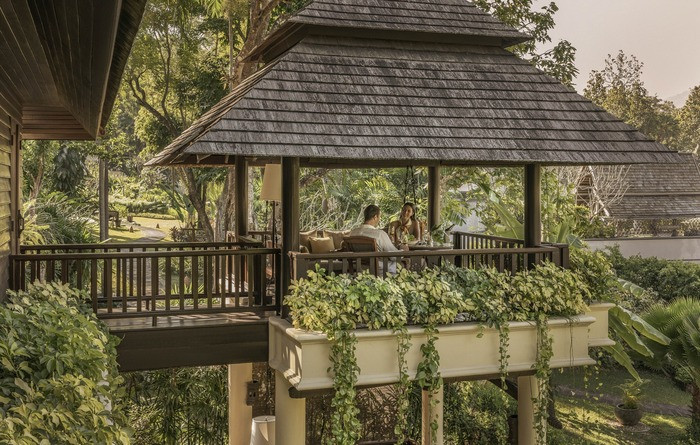 Four Seasons Resort Koh Samui tọa lạc tại Vịnh Laem Yai - nơi bạn có thể thư giãn hoàn toàn bên bờ biển thơ mộng