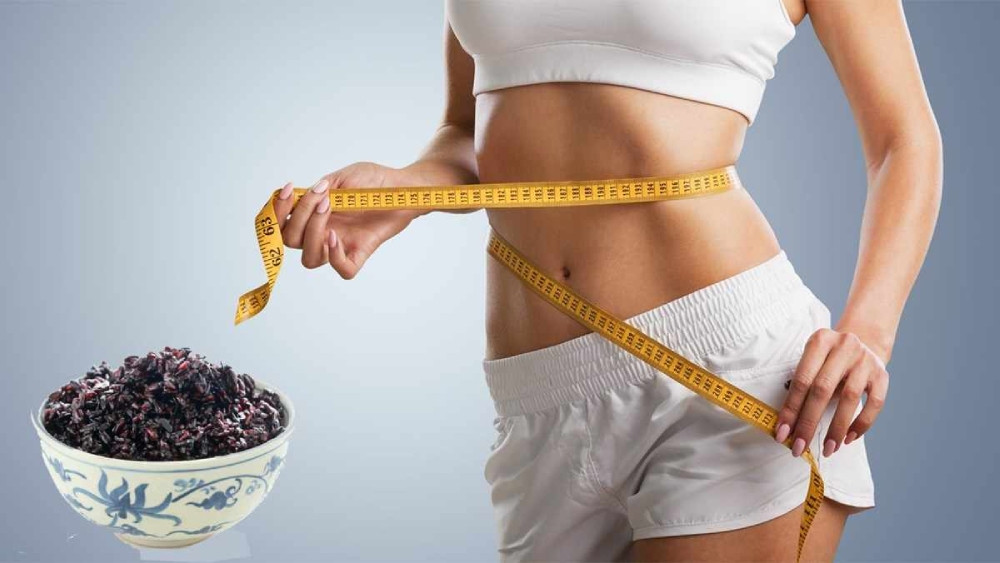 Gạo lứt tím than hỗ trợ giảm cân nhờ hàm lượng chất xơ cao