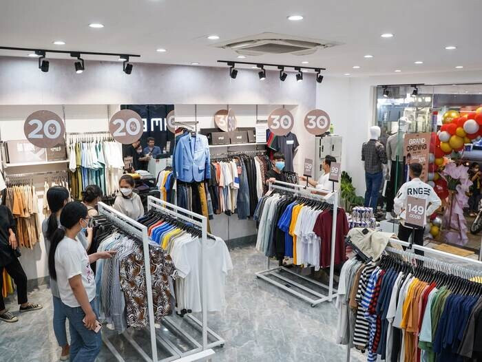 Giảm giá cho shop quần áo vào ngày khai trương để thu hút khách hàng mới