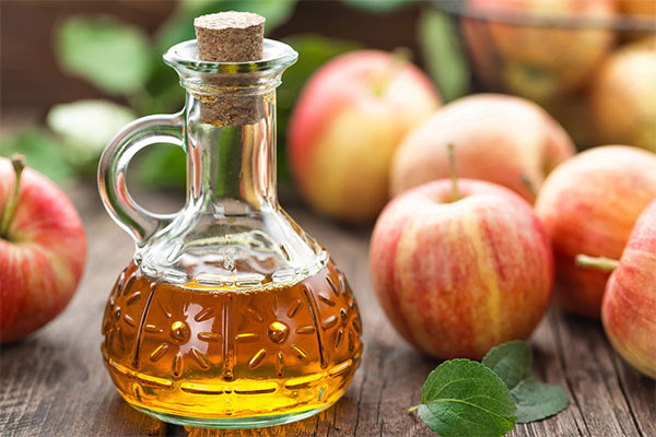 Giấm táo điều trị mụn thịt