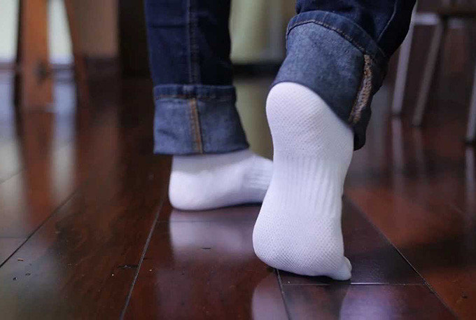 Top những mẹo giặt tất trắng sạch đẹp như mới