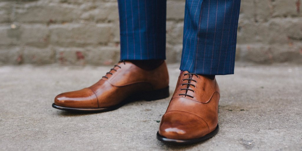 Giày Oxford cap toe có thêm miếng da ở mũi giày