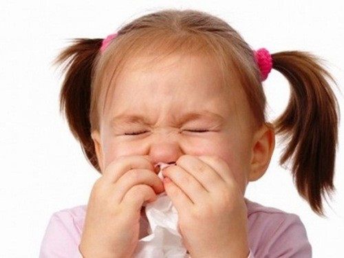 Giữ ấm cho mũi của bé