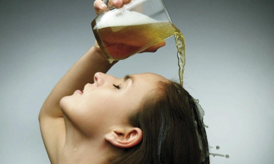 13 Cách Trị Gàu Bằng Bia Hiệu Quả Tại Nhà