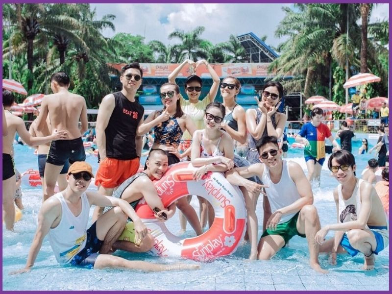 Gợi ý trang phục cho nam tại công viên nước