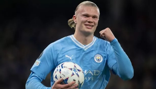 Haaland vs Isak: Số 9 nào xuất sắc hơn ở Premier League?