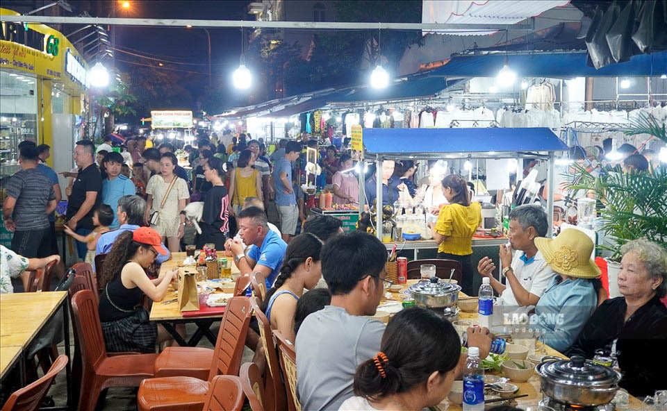 Hải sản tươi ngon tại chợ đêm