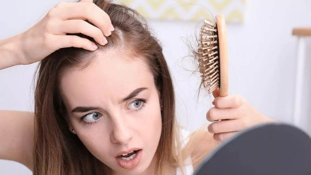Hạt gấc giúp chống rụng tóc và kích thích mọc tóc