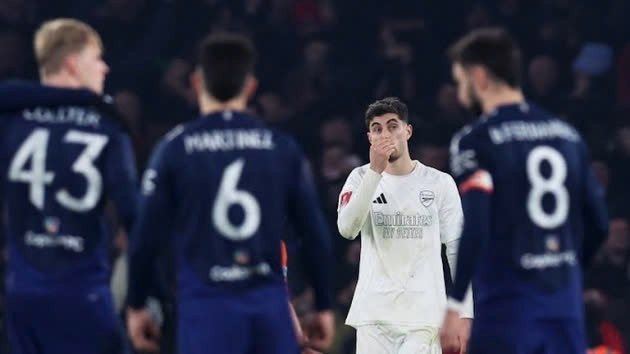 Havertz đá hỏng phạt đền