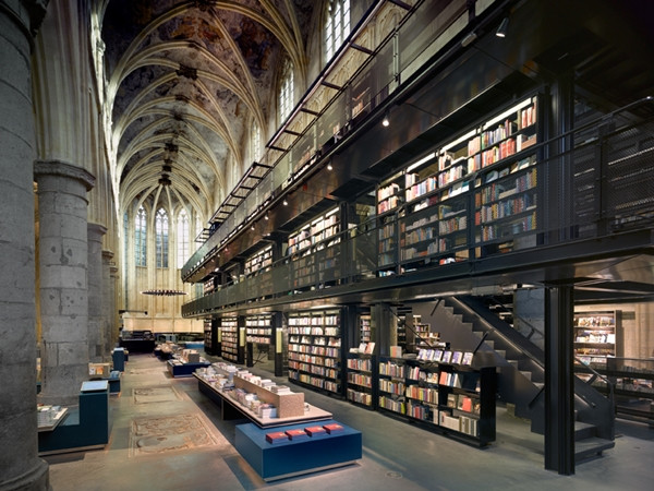 Hiệu sách Boekhandel Dominicanen (Maastricht, Hà Lan)