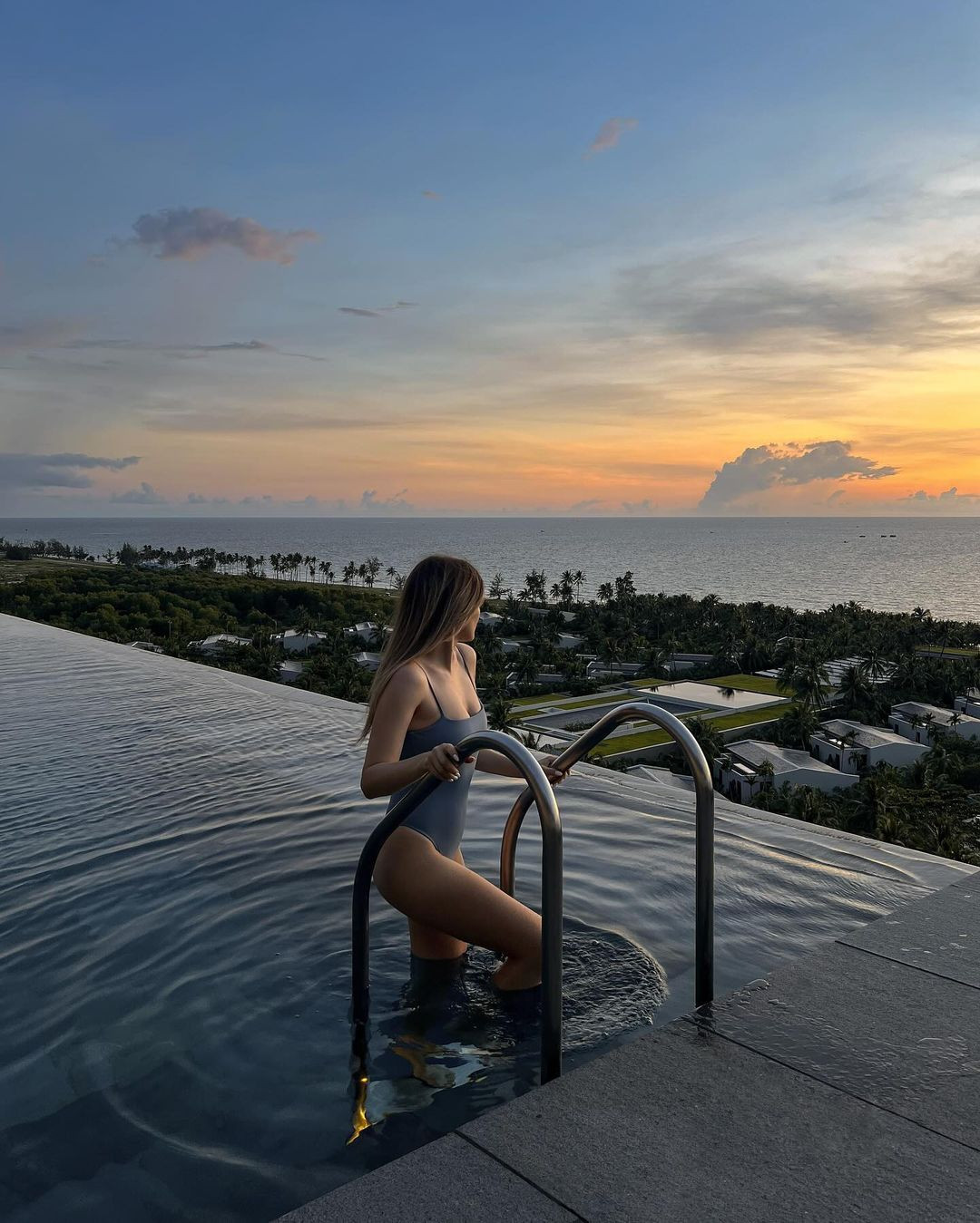 Hồ bơi ngoài trời tại Regent Phú Quốc