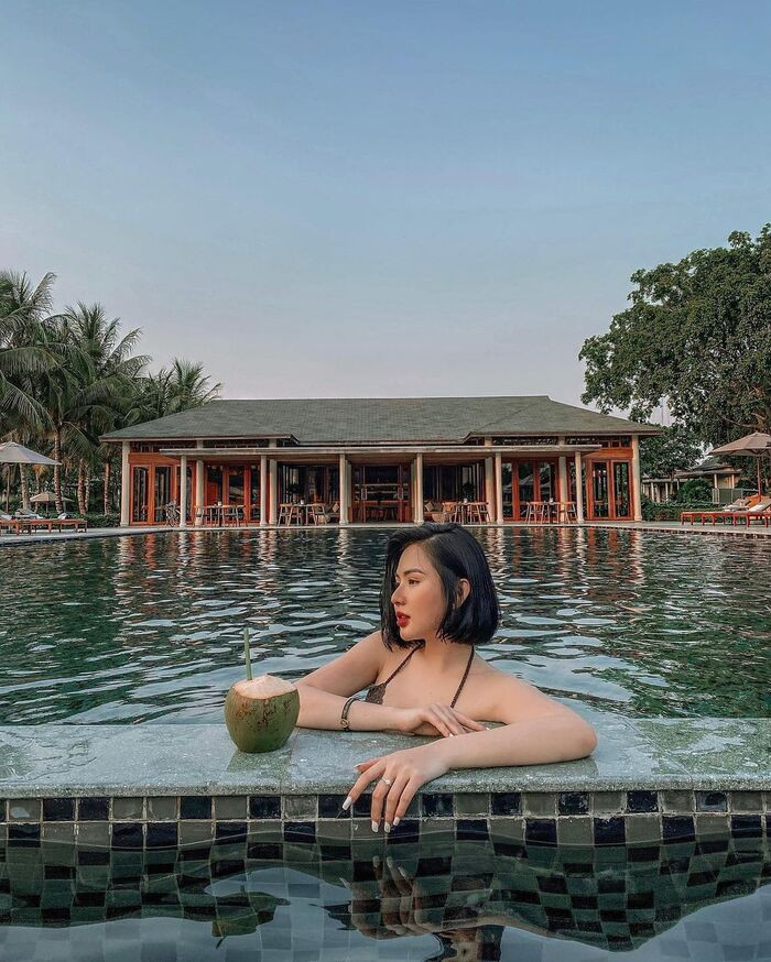 Hồ bơi tại Azerai Cần Thơ - nơi thư giãn lý tưởng