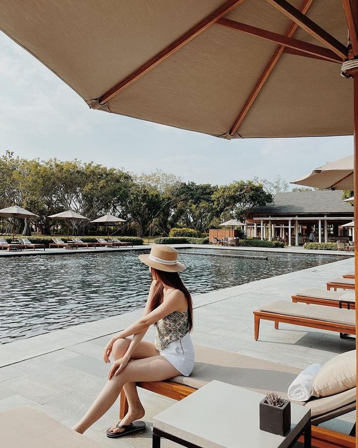 Hồ bơi tại khu nghỉ dưỡng