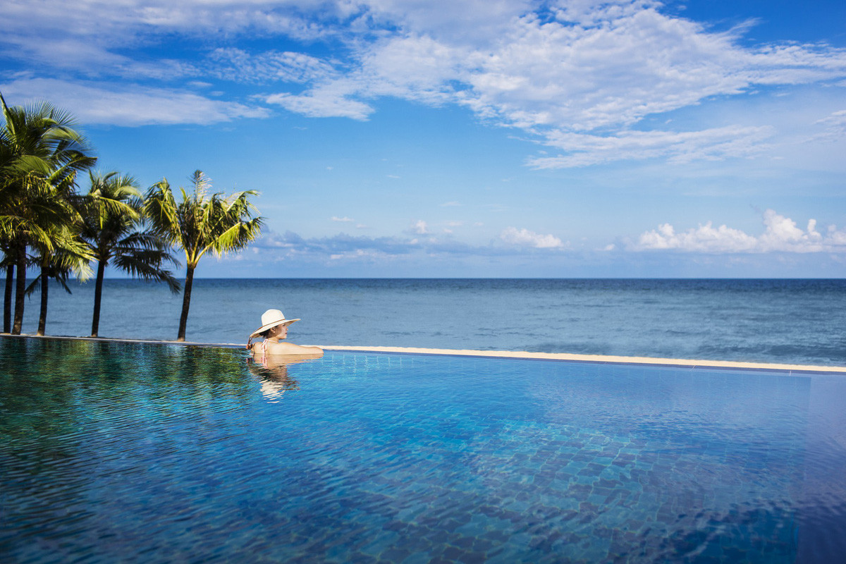 Hồ bơi vô cực Dusit Phú Quốc Resort