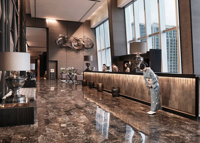 Hồ bơi vô cực tại The Okura Prestige Bangkok với tầm nhìn ngoạn mục