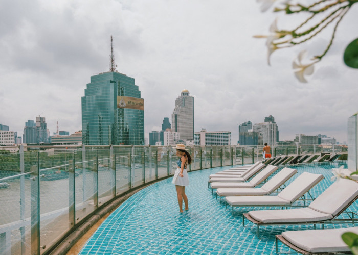 Hồ bơi vô cực tuyệt đẹp tại Millennium Hilton Bangkok