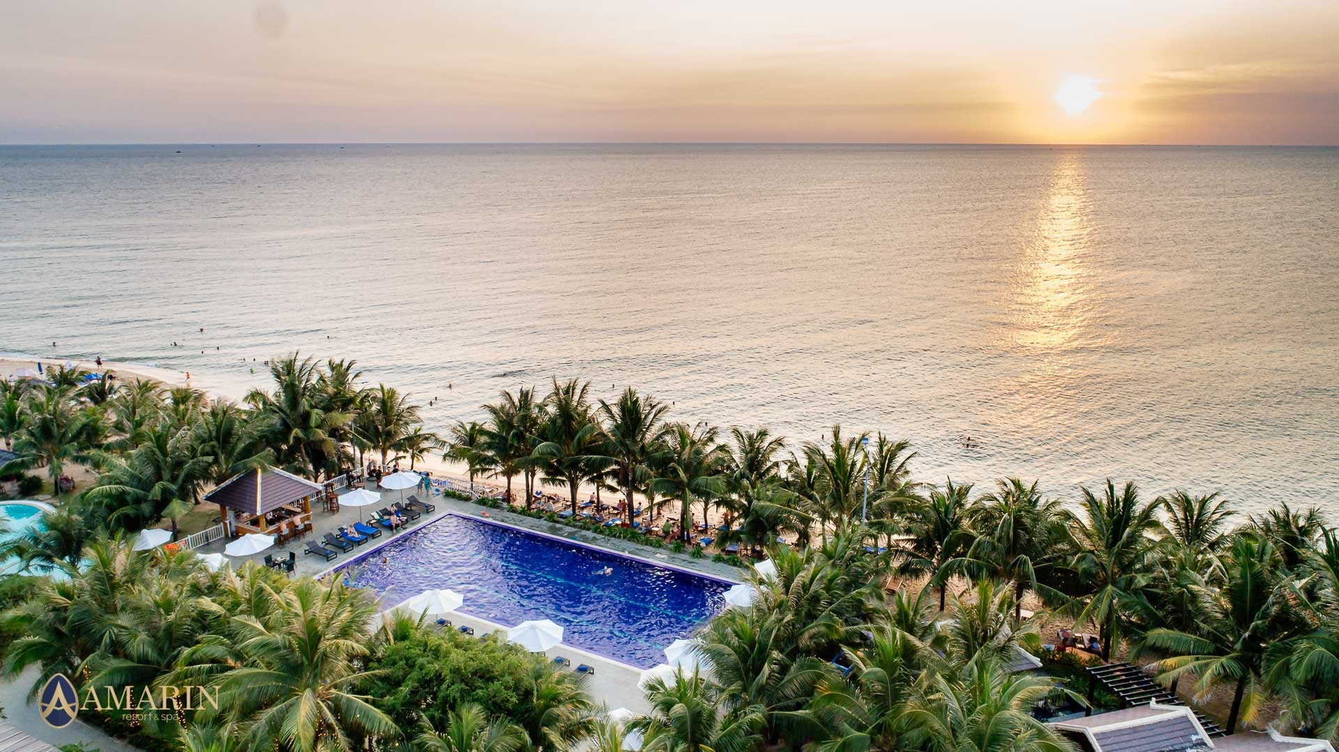 Hoàng hôn từ Amarin Resort &amp; Spa