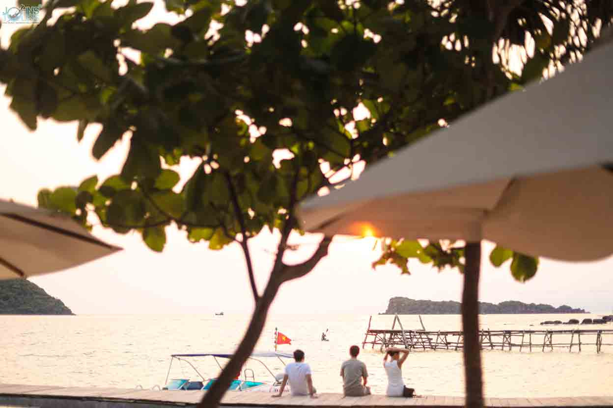 Hoàng hôn tuyệt đẹp trên Hòn Mây Rút Trong.