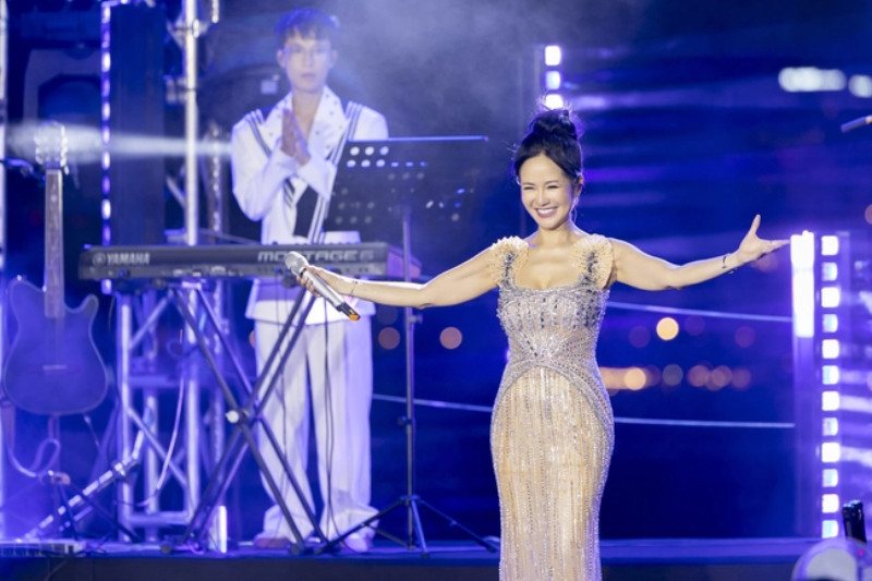 Hồng Nhung Hát Về Hà Nội